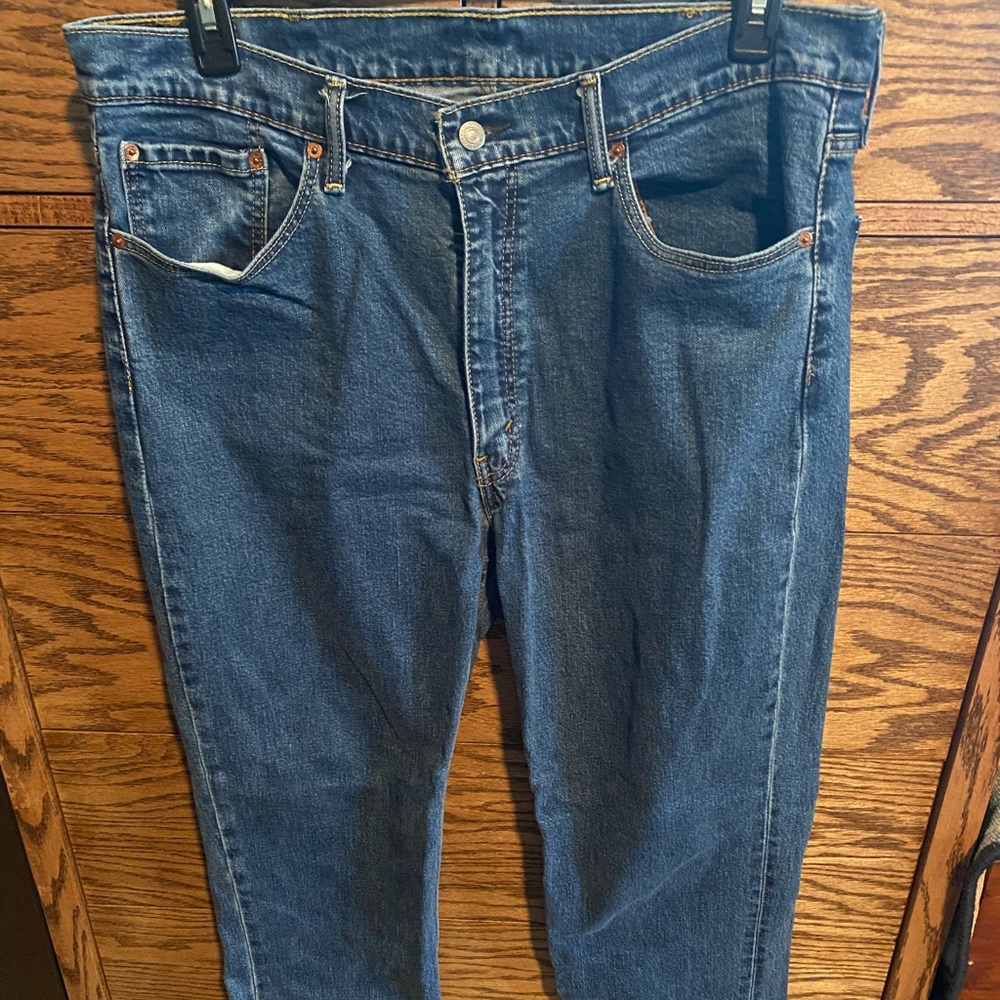 NWOT Levi’s 514 Blue Jeans 38/32